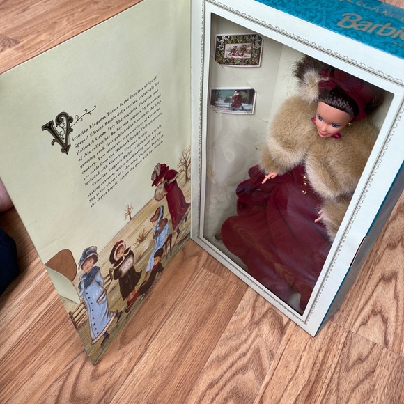 1994 Victorian Elegance Barbie - Picture 3 of 8